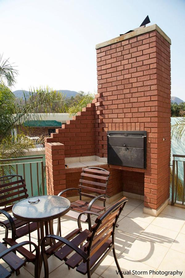 Palm Valley Inn And Day Spa Hartbeespoort Bagian luar foto