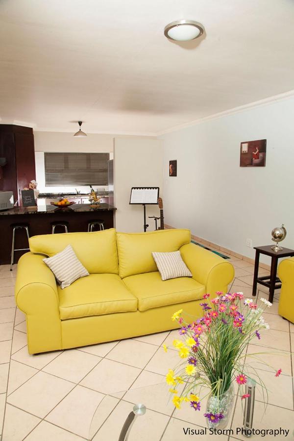 Palm Valley Inn And Day Spa Hartbeespoort Bagian luar foto