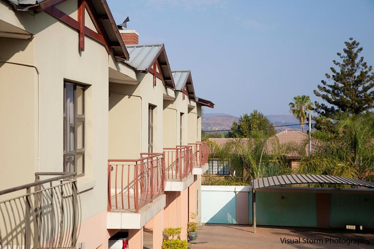 Palm Valley Inn And Day Spa Hartbeespoort Bagian luar foto