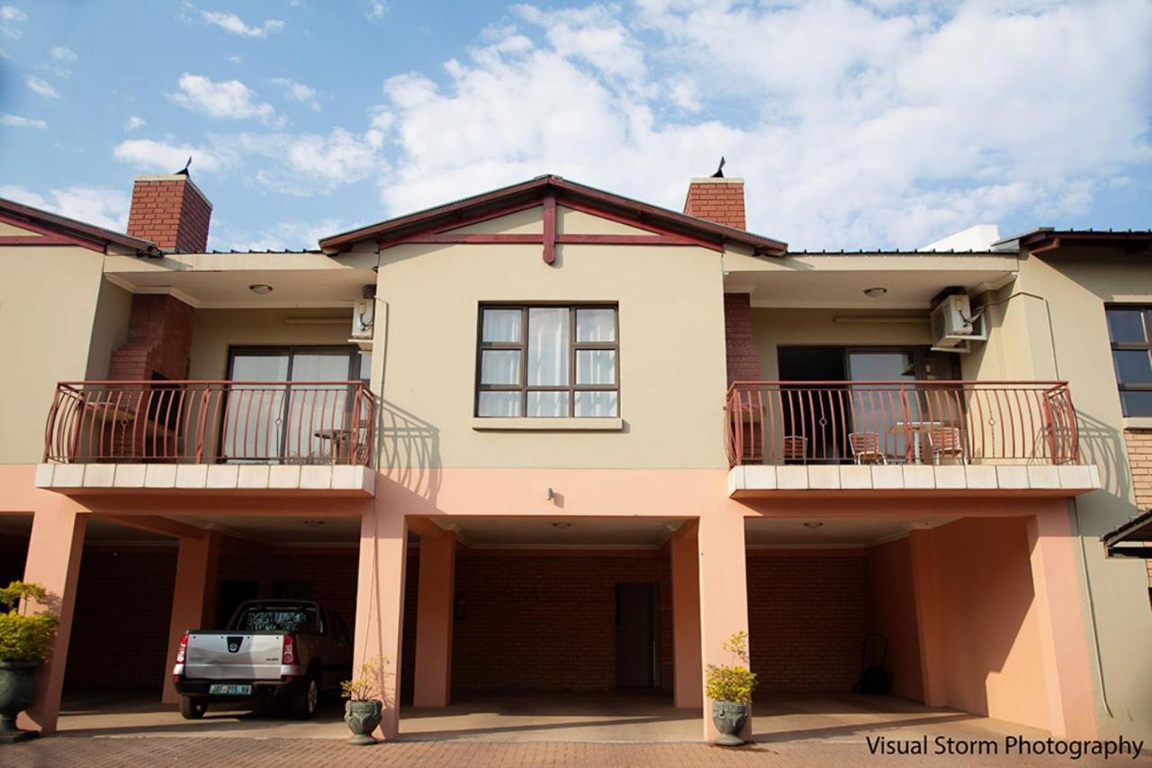 Palm Valley Inn And Day Spa Hartbeespoort Bagian luar foto