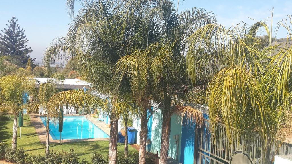 Palm Valley Inn And Day Spa Hartbeespoort Bagian luar foto