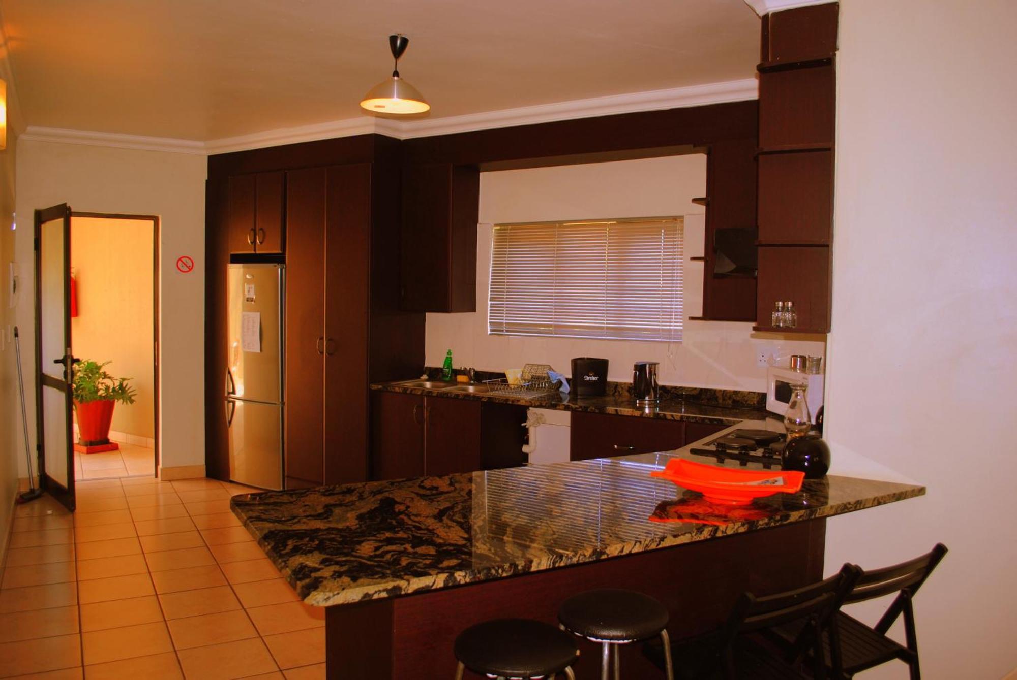Palm Valley Inn And Day Spa Hartbeespoort Bagian luar foto