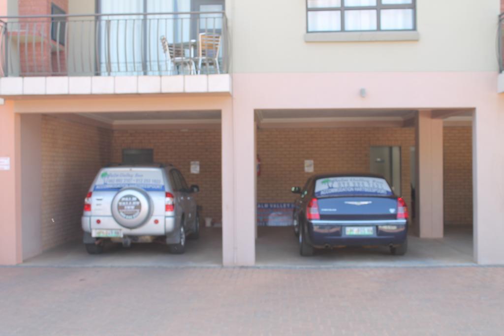 Palm Valley Inn And Day Spa Hartbeespoort Bagian luar foto