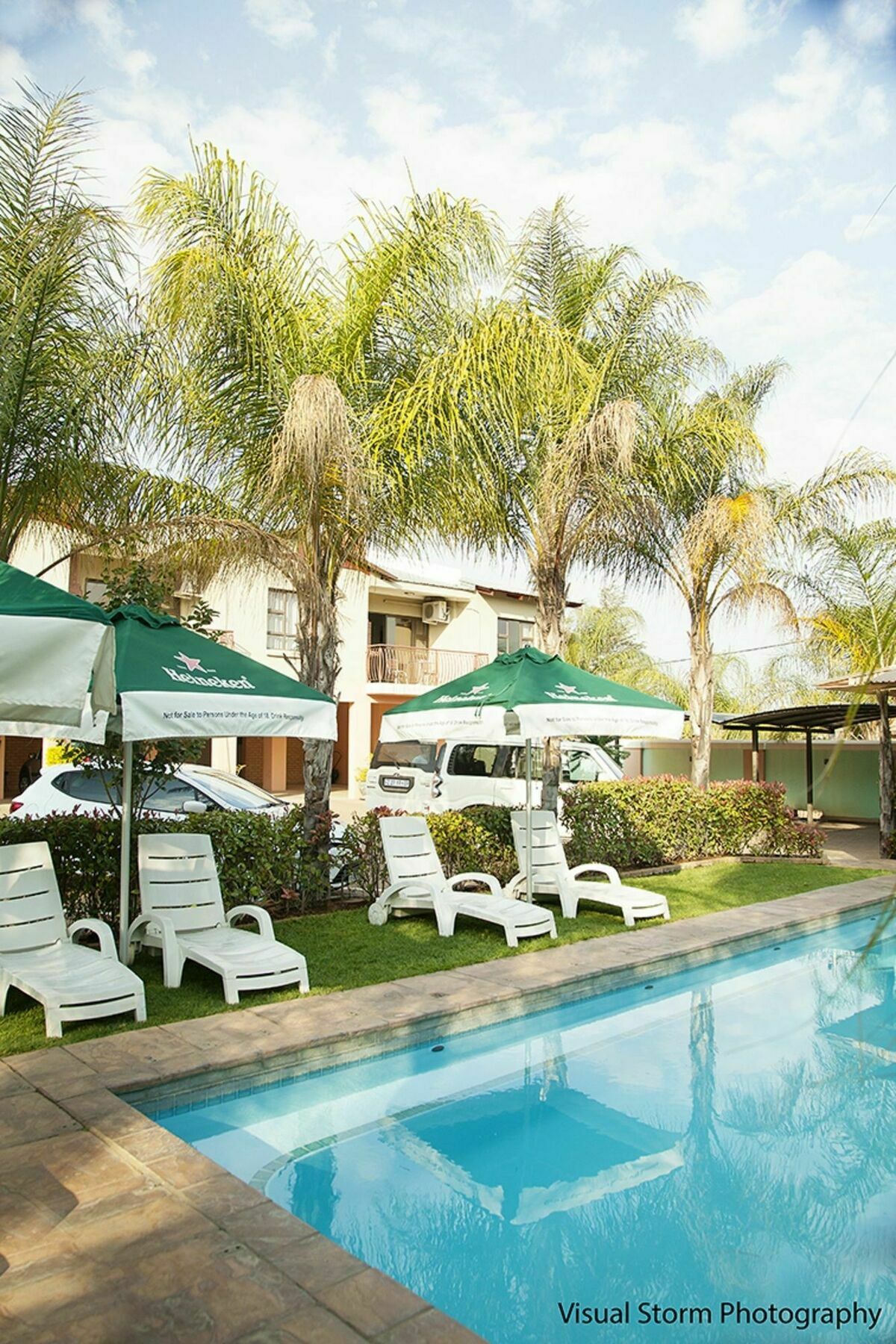 Palm Valley Inn And Day Spa Hartbeespoort Bagian luar foto