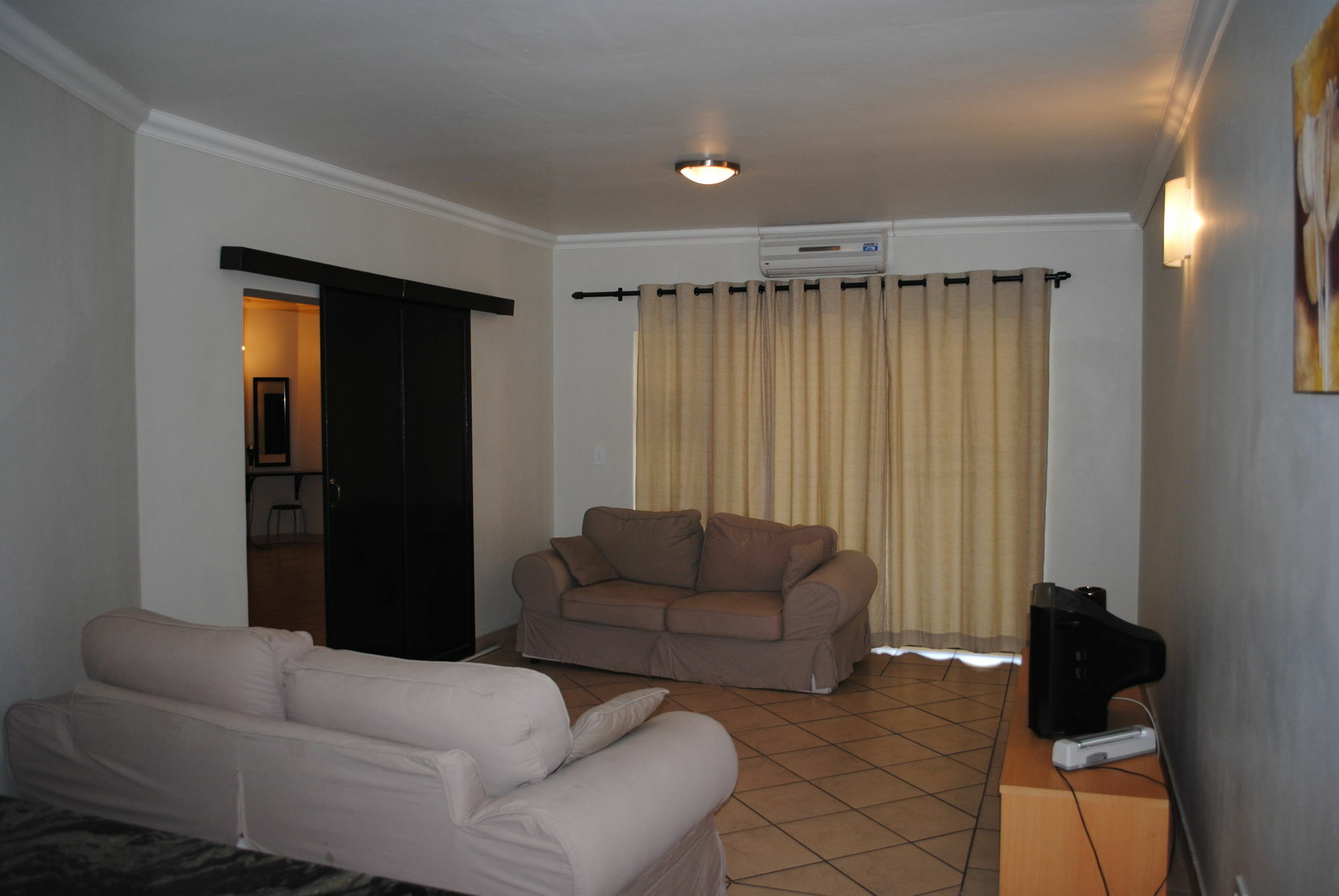 Palm Valley Inn And Day Spa Hartbeespoort Bagian luar foto