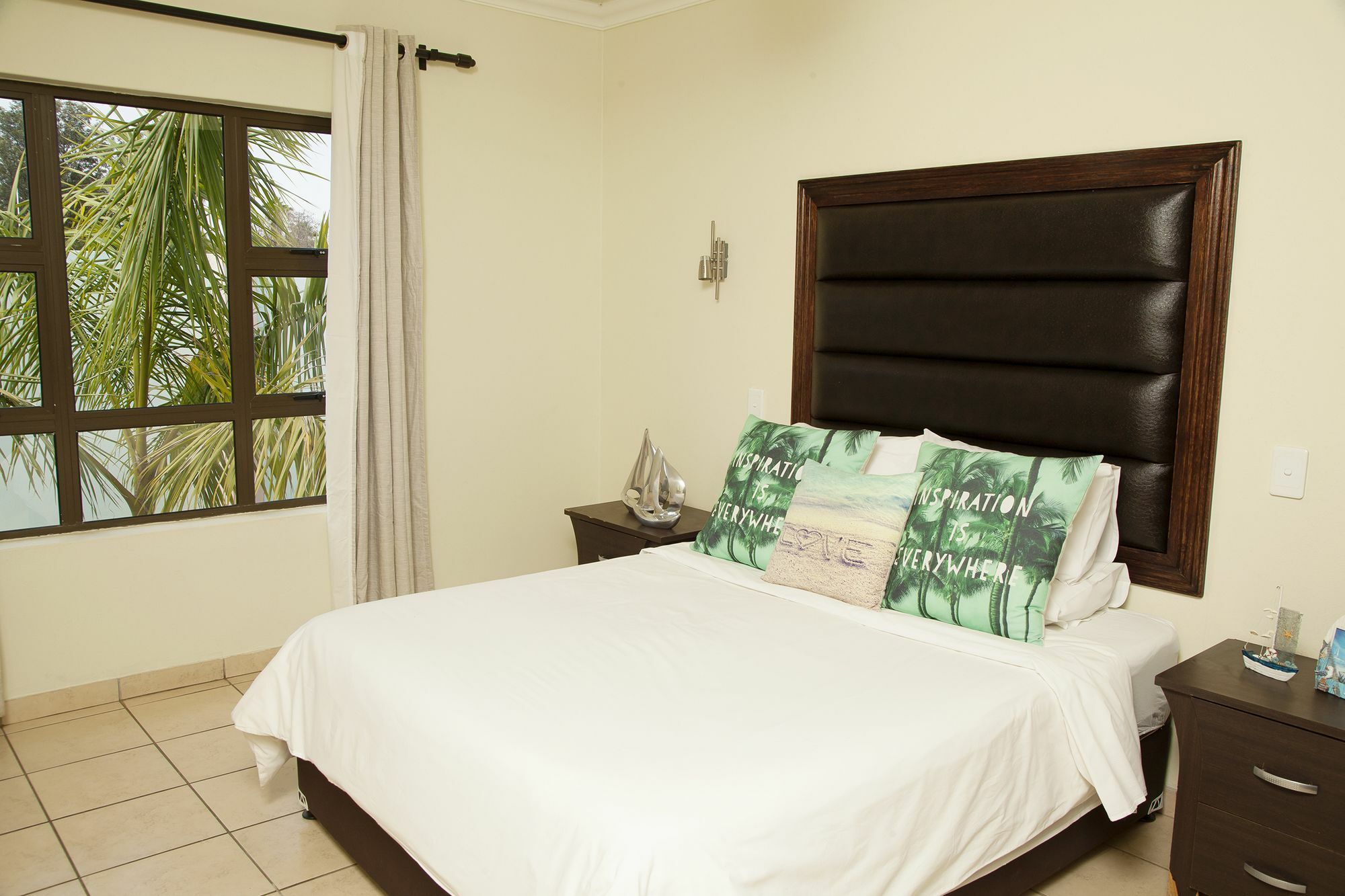 Palm Valley Inn And Day Spa Hartbeespoort Bagian luar foto